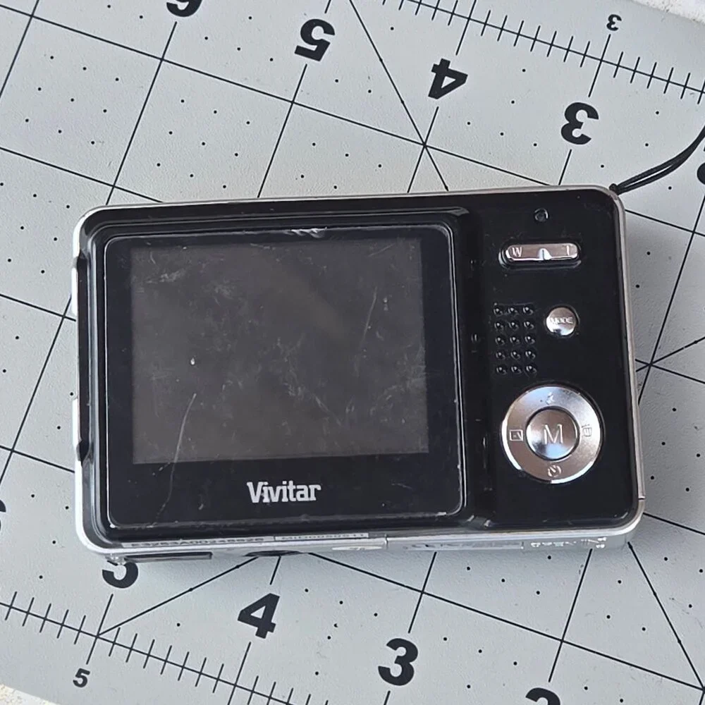 Vivitar ViviCam X024 Digital Camera 10.1 MP 4X Zoom 2.4
